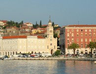 De Split à dubrOvnik Envie d'une virée en Croatie, au coeur de la Dalmatie ? <br />Suivez le guide !<br />Les unes après les autres, ces images vous emmèneront de Split à Dubrovnik en passant par les îles de Brac, Hvar, Mljet et la presque-île de Peljesac.